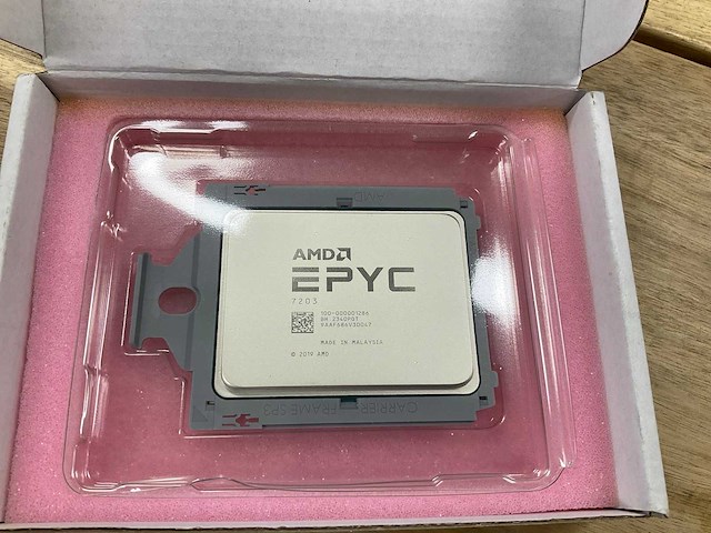 Amd epyc 7203 - afbeelding 1 van  2