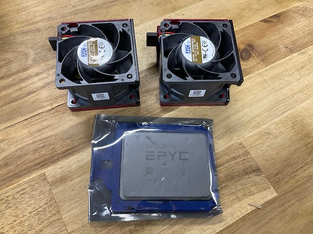 Amd epyc ps7301bevgpaf processor - afbeelding 1 van  2