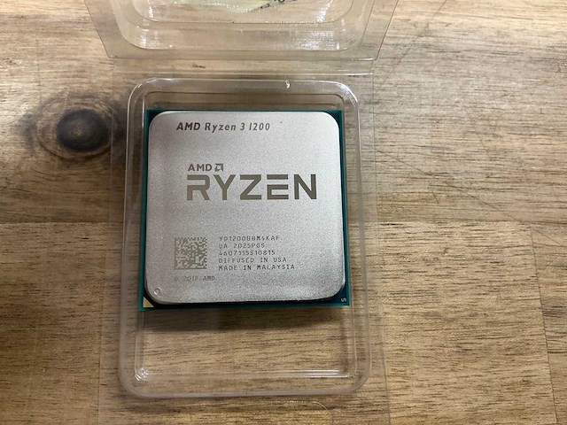 Amd ryzen 3 1200 - afbeelding 2 van  3