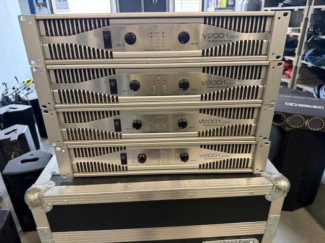 Amercian audio - v 2001 - versterker (2x) - afbeelding 1 van  3