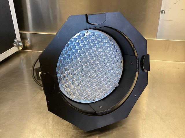 American dj - 64b led pro can - dmx par (3x) - in flightcase - afbeelding 11 van  12