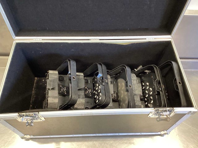 American dj - qa12 - dmx flat par (5x) - in flightcase - afbeelding 4 van  12