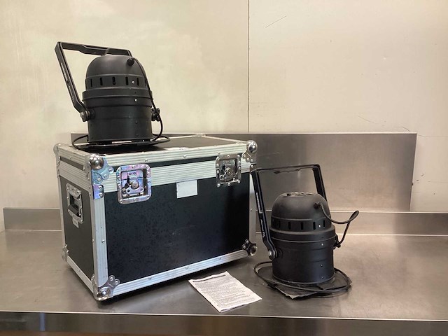 American dj 64b led pro can dmx par set - in flightcase - afbeelding 6 van  16