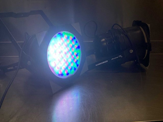 American dj 64b led pro can dmx par set - in flightcase - afbeelding 14 van  16