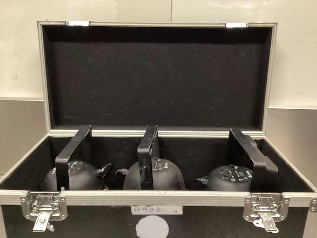 American dj 64b led pro can dmx par set - in flightcase - afbeelding 3 van  12