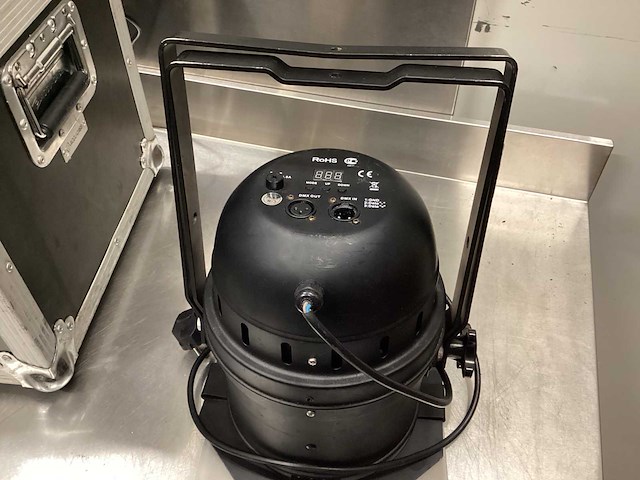 American dj 64b led pro can dmx par set - in flightcase - afbeelding 10 van  12