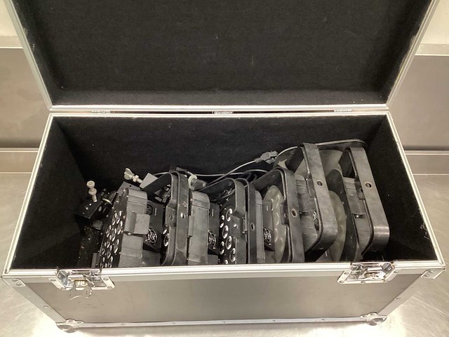 American dj flat par qa12 dmx set - in flightcase - afbeelding 5 van  13