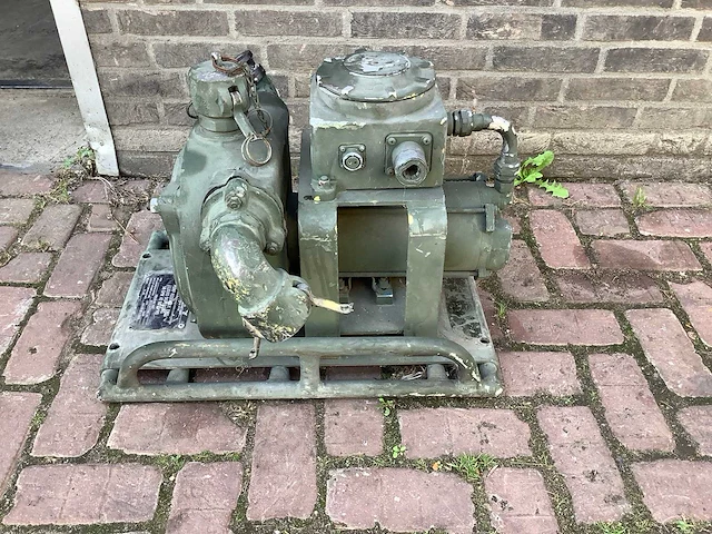 Amerikaans leger waterpomp - afbeelding 2 van  7