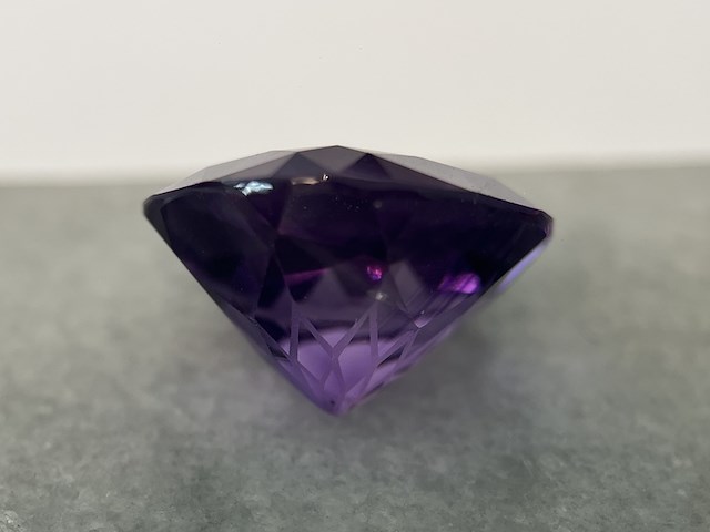 Amethist - 13.35 carat paarse natuurlijke amethist - afbeelding 2 van  4