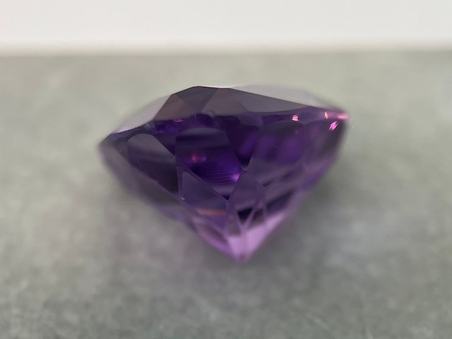 Amethist - 15.56 carat paarse natuurlijke amethist - afbeelding 2 van  4