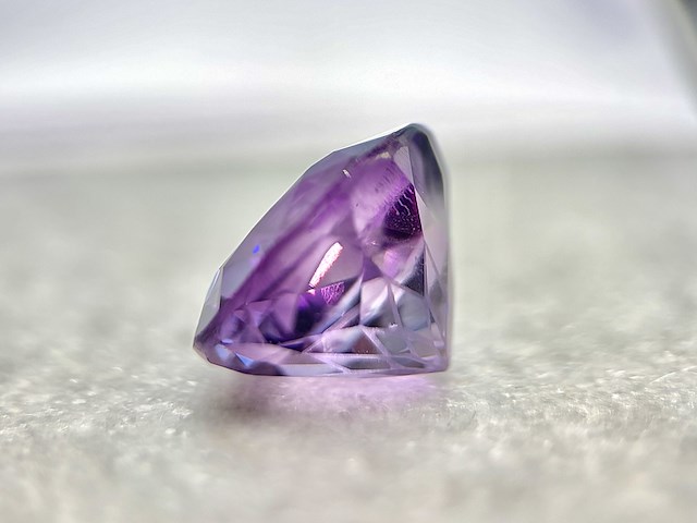 Amethist - 15.93 carat paarse natuurlijke amethist - afbeelding 2 van  5