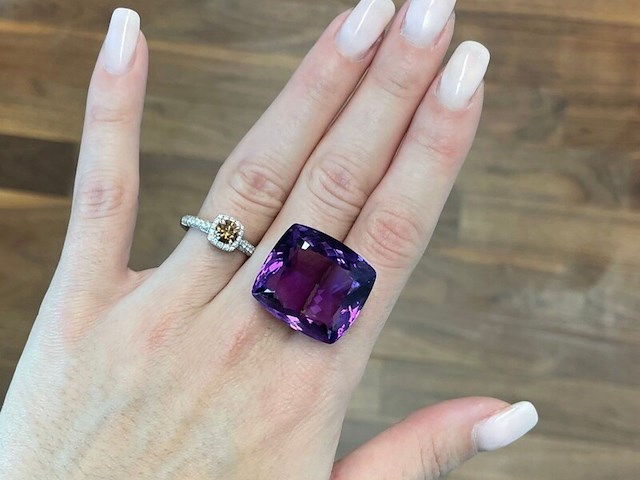 Amethist - bijzonder grote amethist van 50.11 carat - afbeelding 2 van  4