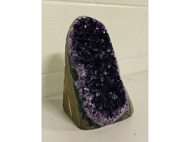 Amethist druse met gepolijste randen, paars - afbeelding 3 van  4