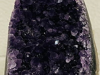 Amethist druse met gepolijste randen, paars - afbeelding 4 van  4