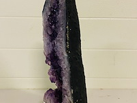 Amethist geode met chalcedoon rand - afbeelding 2 van  5