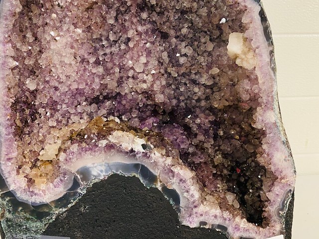 Amethist geode - afbeelding 4 van  8