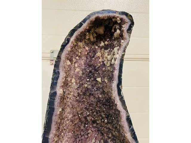 Amethist geode - afbeelding 5 van  8