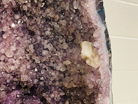 Amethist geode - afbeelding 6 van  8