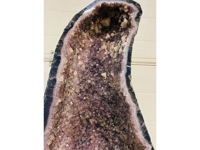 Amethist geode - afbeelding 7 van  8