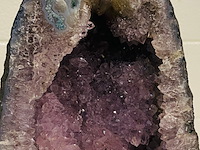 Amethist geode - afbeelding 3 van  6