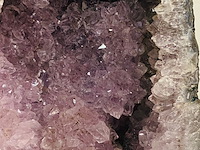 Amethist geode - afbeelding 4 van  6