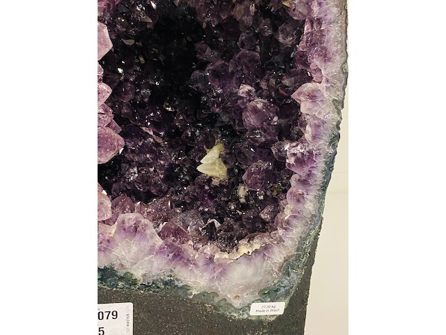 Amethist geode - afbeelding 4 van  8