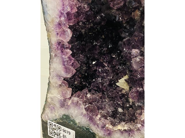 Amethist geode - afbeelding 5 van  8
