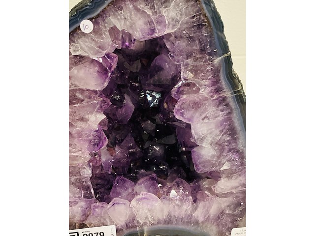 Amethist geode - afbeelding 3 van  6