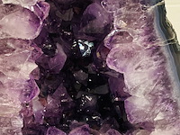 Amethist geode - afbeelding 3 van  6