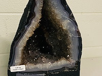 Amethist geode - afbeelding 1 van  7