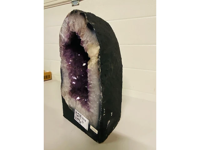 Amethist geode - afbeelding 4 van  6