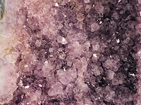 Amethist geode - afbeelding 6 van  7