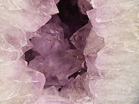 Amethist geode - afbeelding 4 van  6