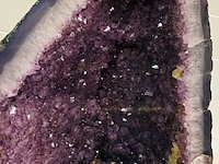 Amethist geode - afbeelding 4 van  7