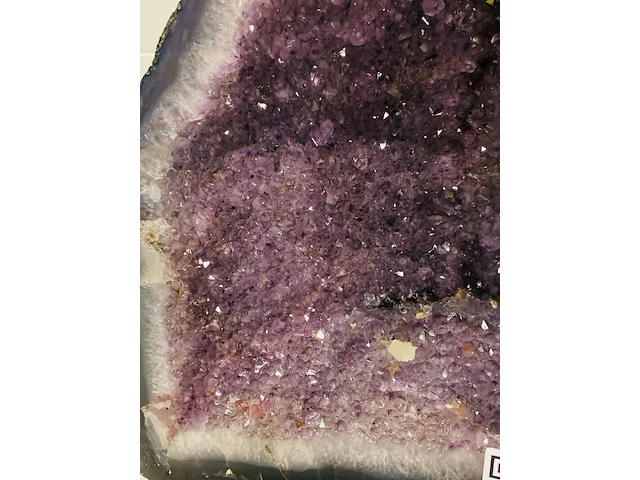 Amethist geode - afbeelding 5 van  7