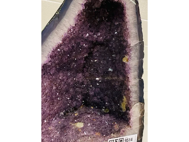 Amethist geode - afbeelding 6 van  7