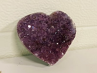 Amethist hart met chalcedoon rand - afbeelding 1 van  4