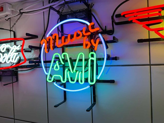 Ami glas neon decoratie - afbeelding 1 van  2