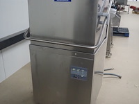 Amika - afbeelding 2 van  9