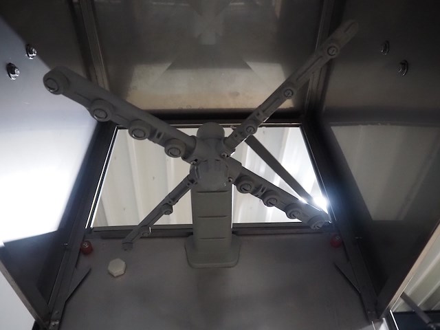 Amika - afbeelding 6 van  9