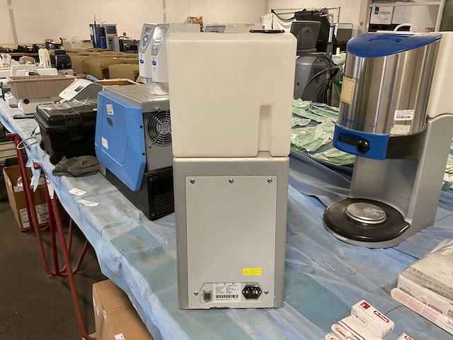 Amman girrbach smartbox x2 vacuum mixing device - afbeelding 4 van  5
