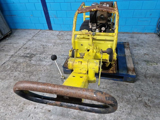 Ammann geel trilplaat - afbeelding 3 van  7