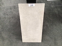 Amos new beton light grey mat 30,5x60,5 cm tegel 47,36 m² - afbeelding 1 van  5