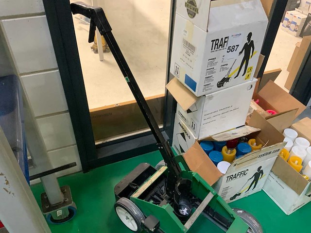 Ampere system perfekt striper markeerspray en lijnenkar - afbeelding 3 van  8