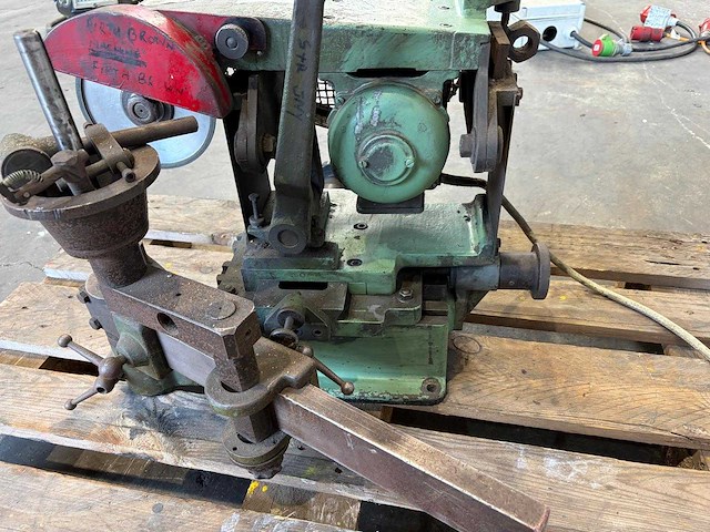 Ams - tool grinding machine - afbeelding 1 van  6