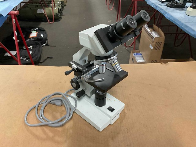 Amscope microscope - afbeelding 2 van  6