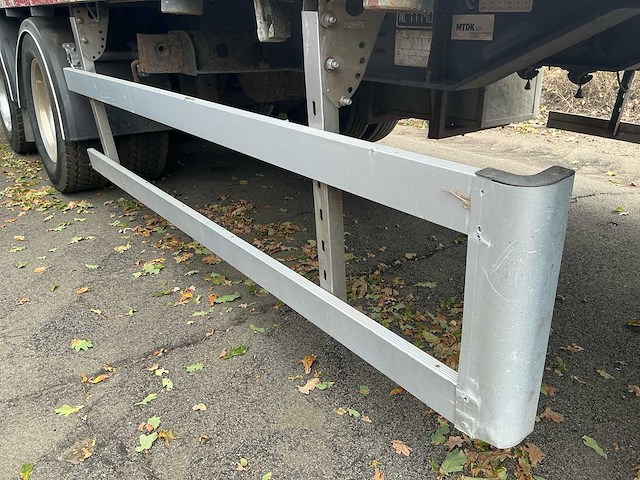 Amt 2953 3-assige plateauaanhanger – liftas – luchtgeveerd - afbeelding 9 van  19