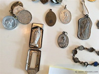 Amuletten + kruisjes - afbeelding 2 van  3