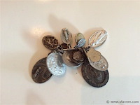 Amuletten - afbeelding 3 van  3