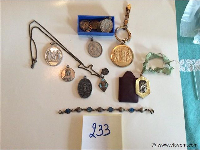 Amuletten - afbeelding 1 van  4